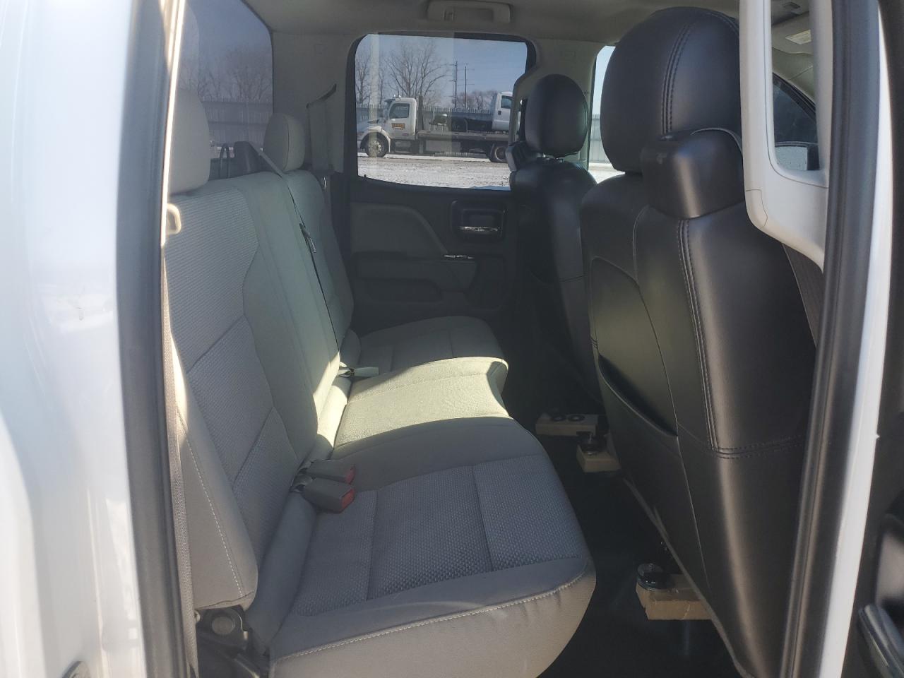 2014 Chevrolet Silverado - Image 10