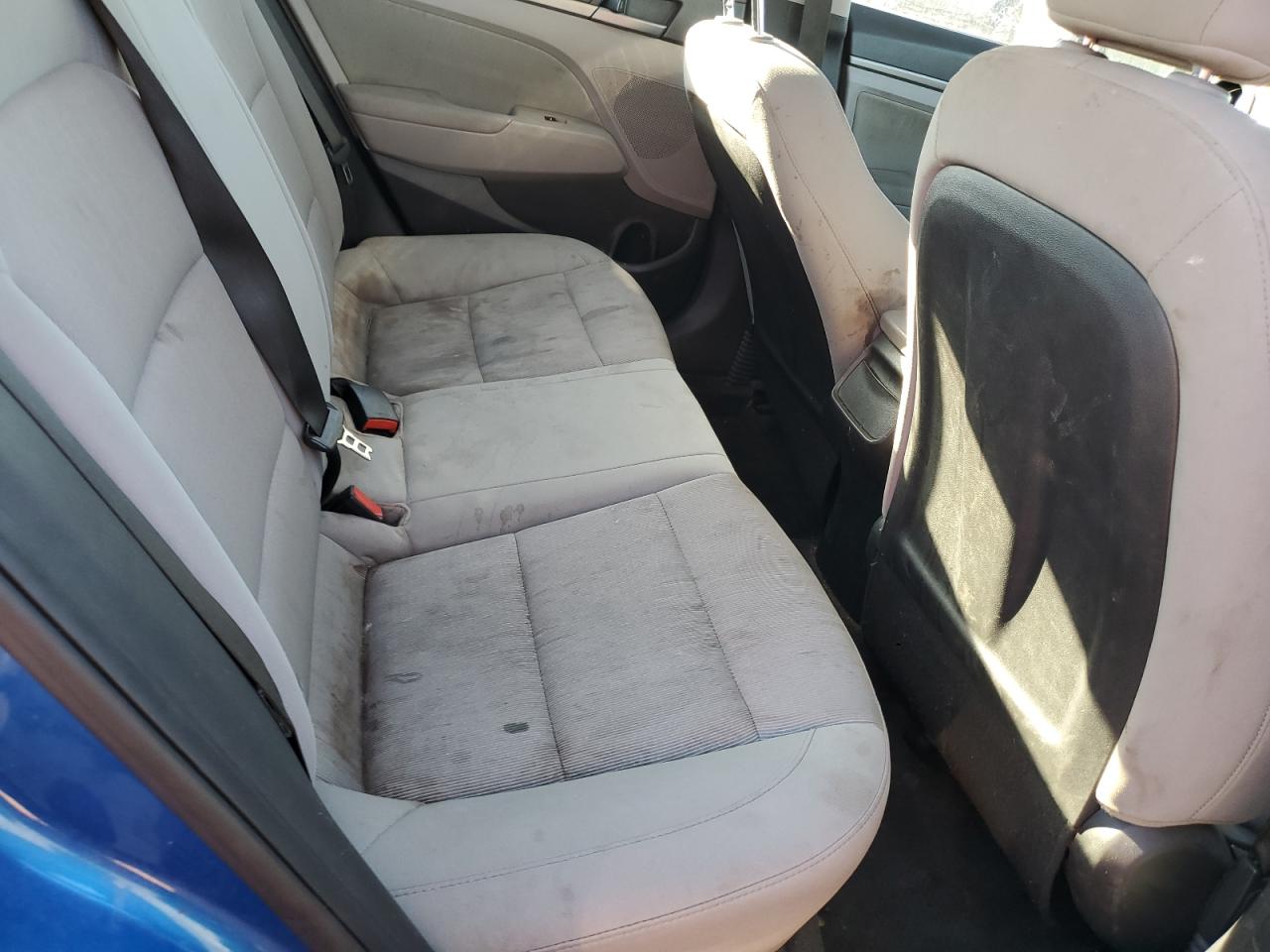 2018 Hyundai Elantra - Image 10