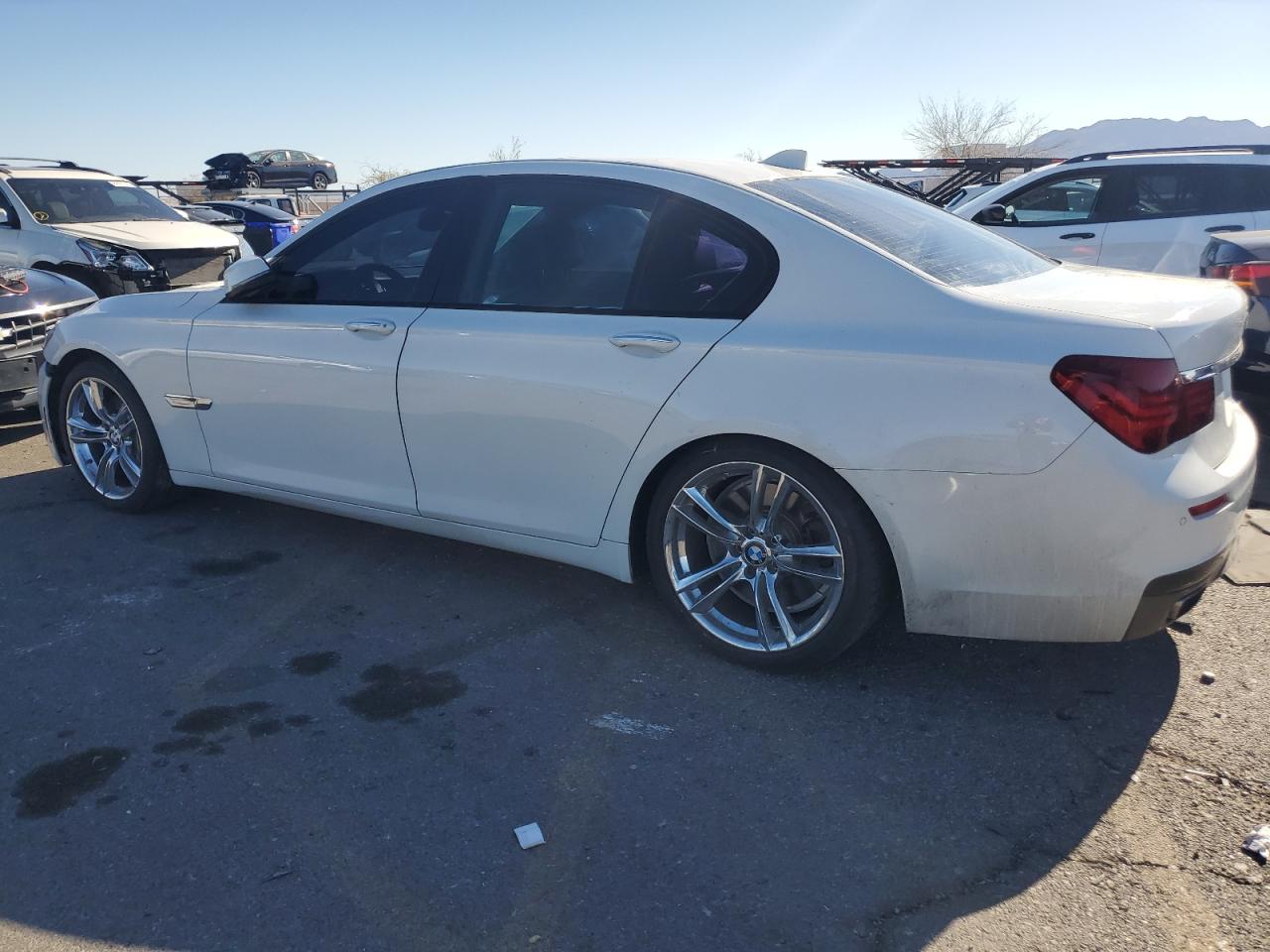 VIN WBAYA8C58DD227647 2013 BMW 7 SERIES no.2