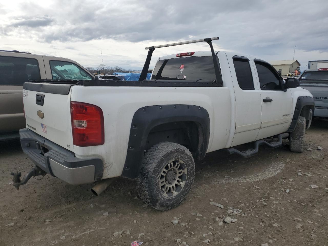 2008 Chevrolet Silverado - Image 3