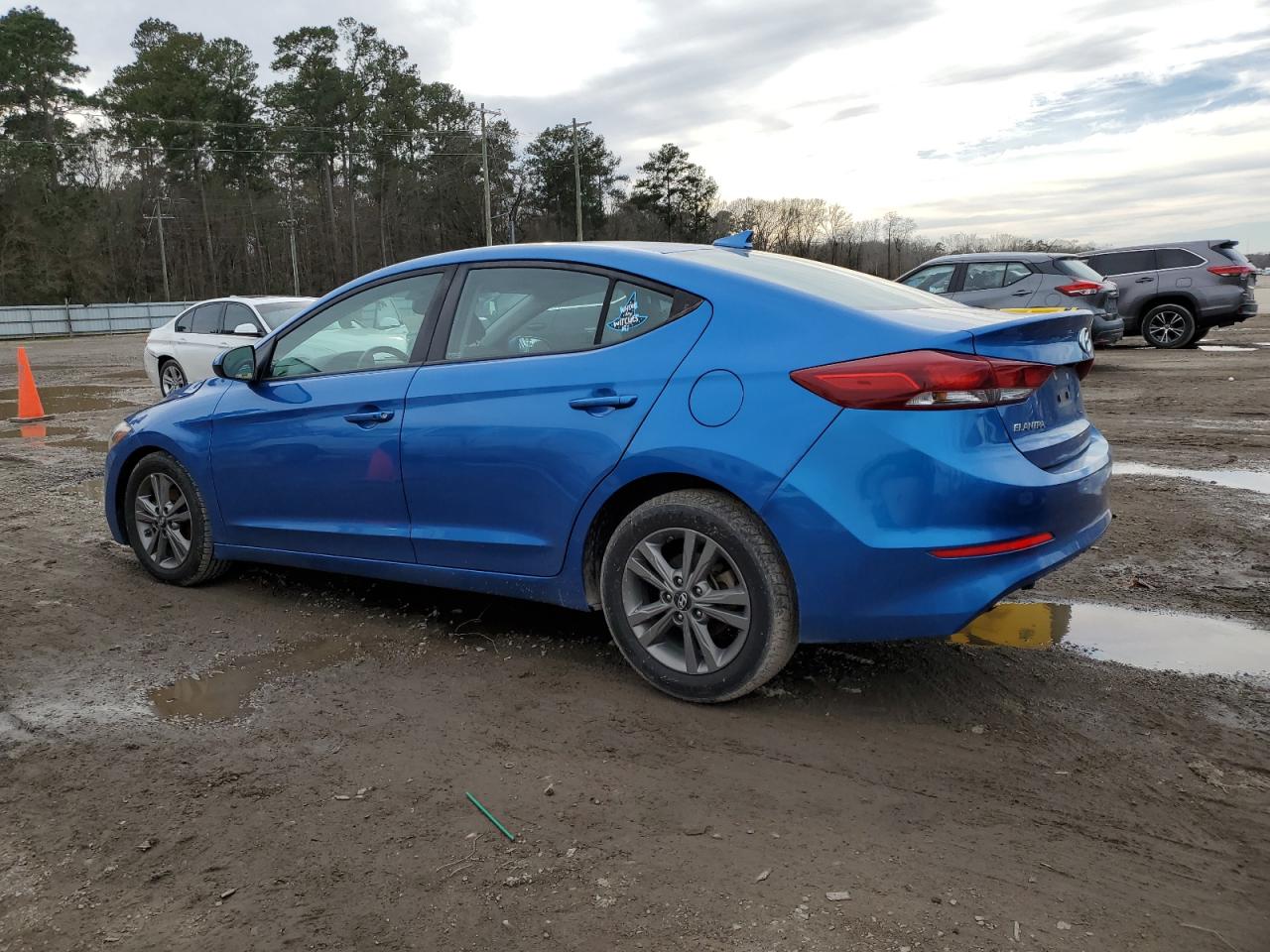 2018 Hyundai Elantra - Image 2