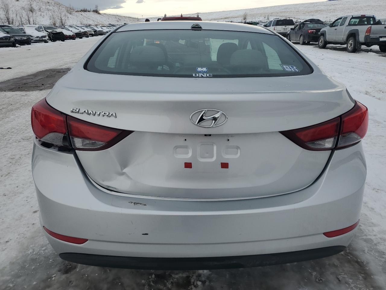 2016 Hyundai Elantra - Image 6
