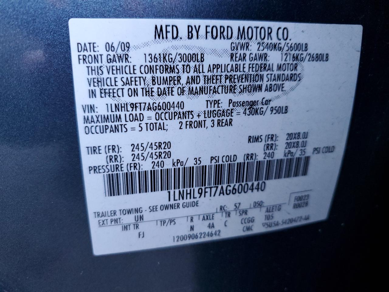 2010 Lincoln MKS - Image 12