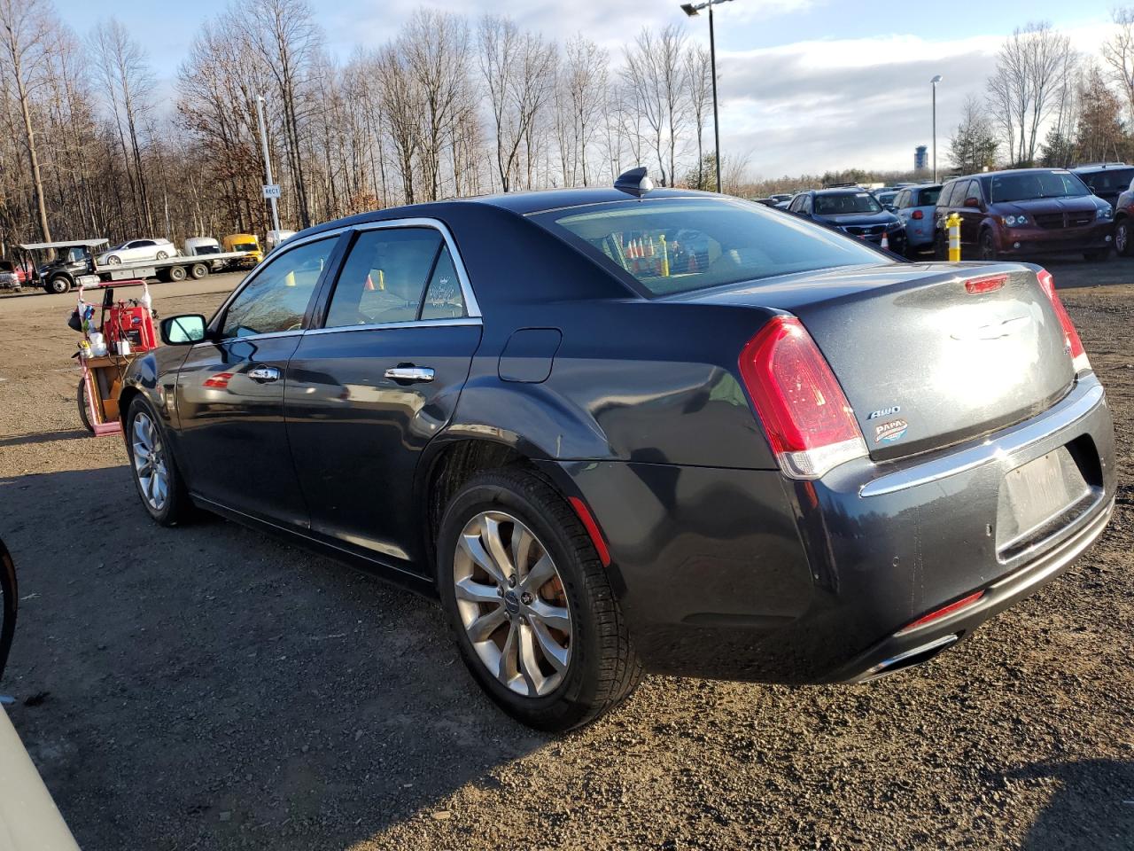 VIN 2C3CCAKG5JH137831 2018 CHRYSLER 300 no.2