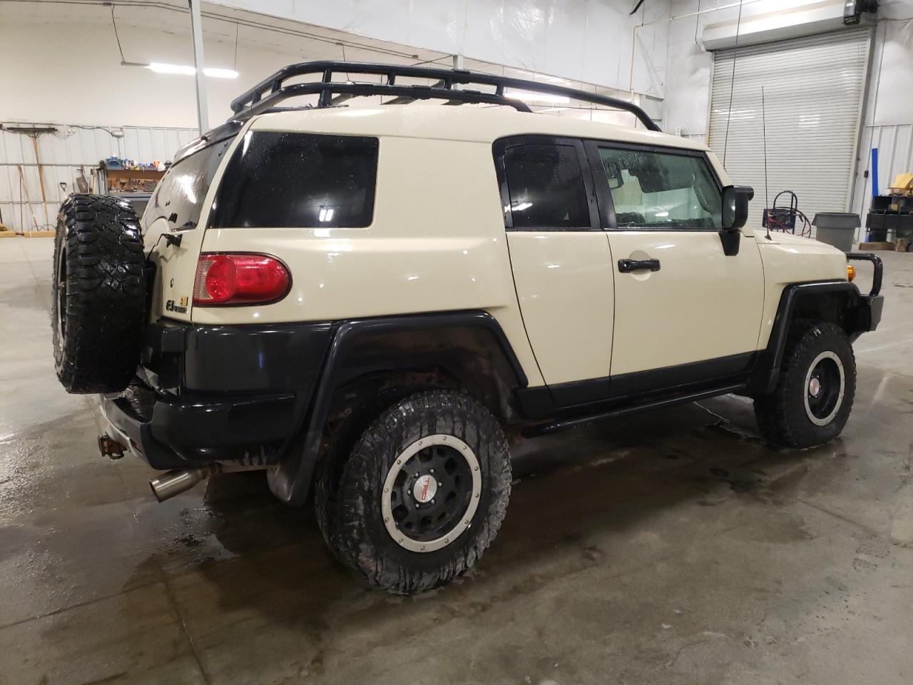 2010 Toyota FJ Cruiser - Image 3