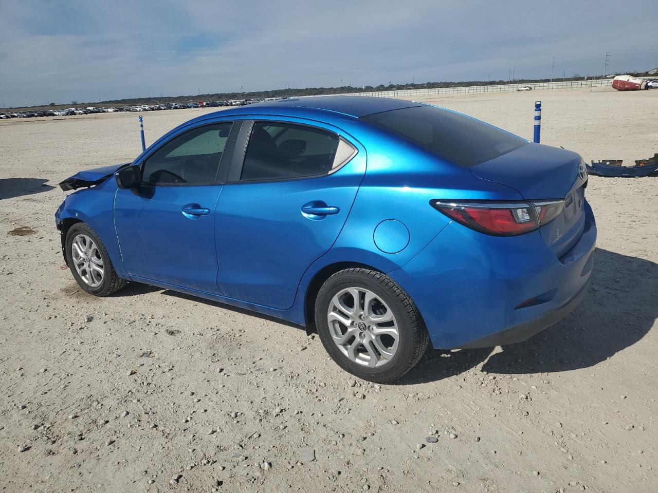 2017 Toyota Yaris - Image 2