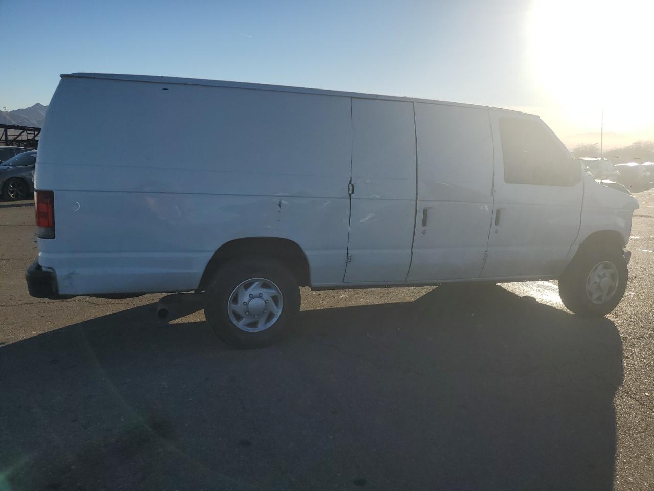 2009 Ford Econoline - Image 3