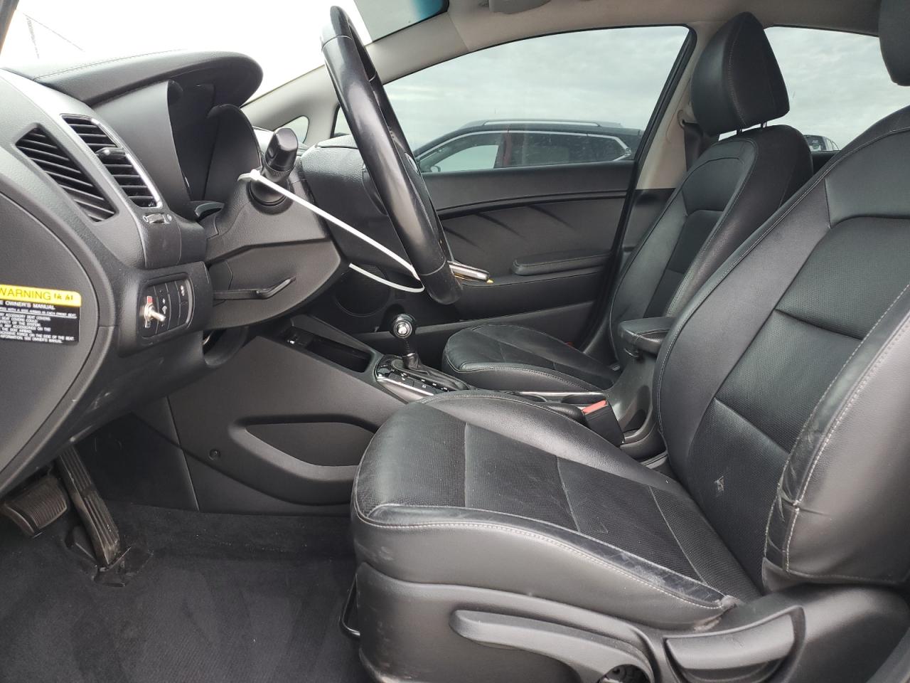 2017 Kia Forte - Image 7