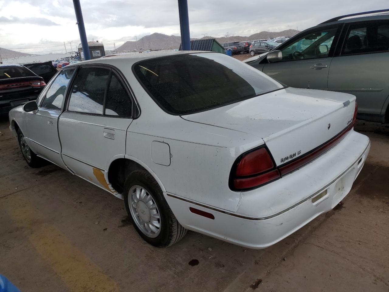 1999 Oldsmobile 88 - Image 2