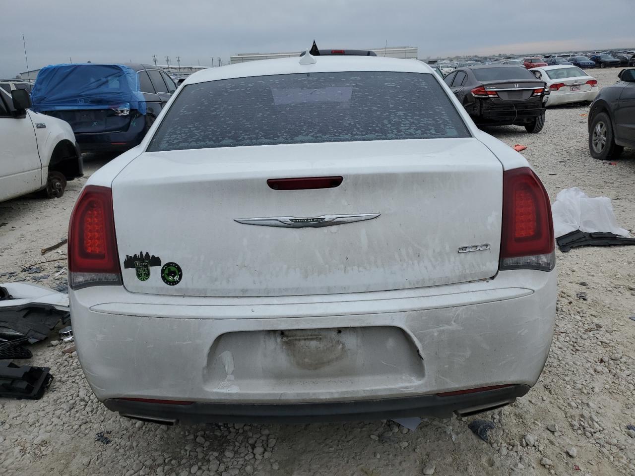 2019 Chrysler 300 - Image 6