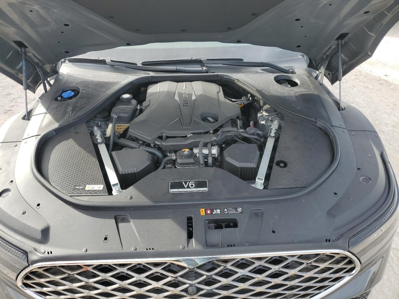 2023 Genesis G90 - Image 11