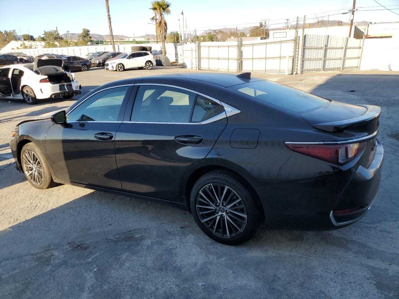 2024 Lexus ES - Image 2