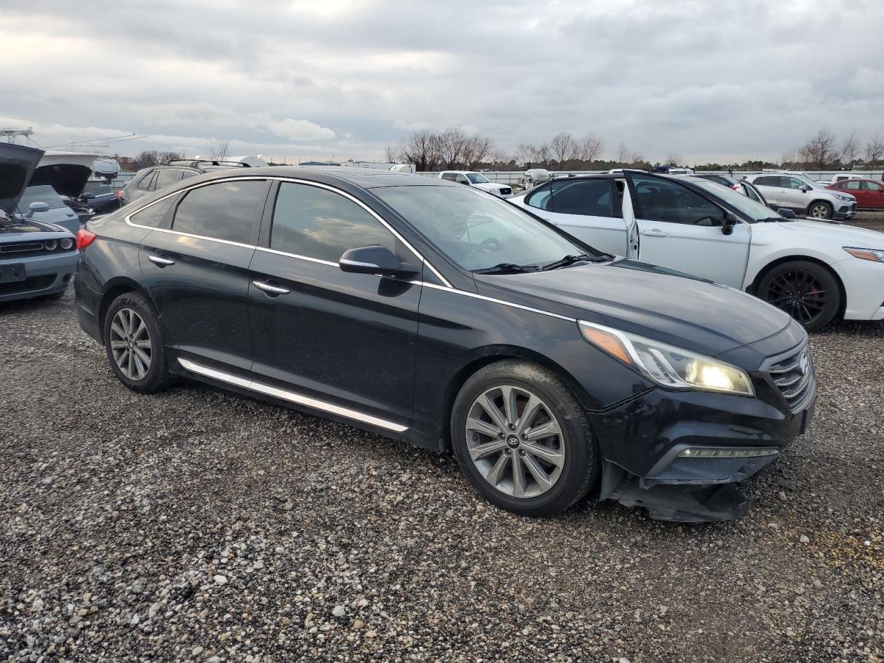 2017 Hyundai Sonata - Image 4