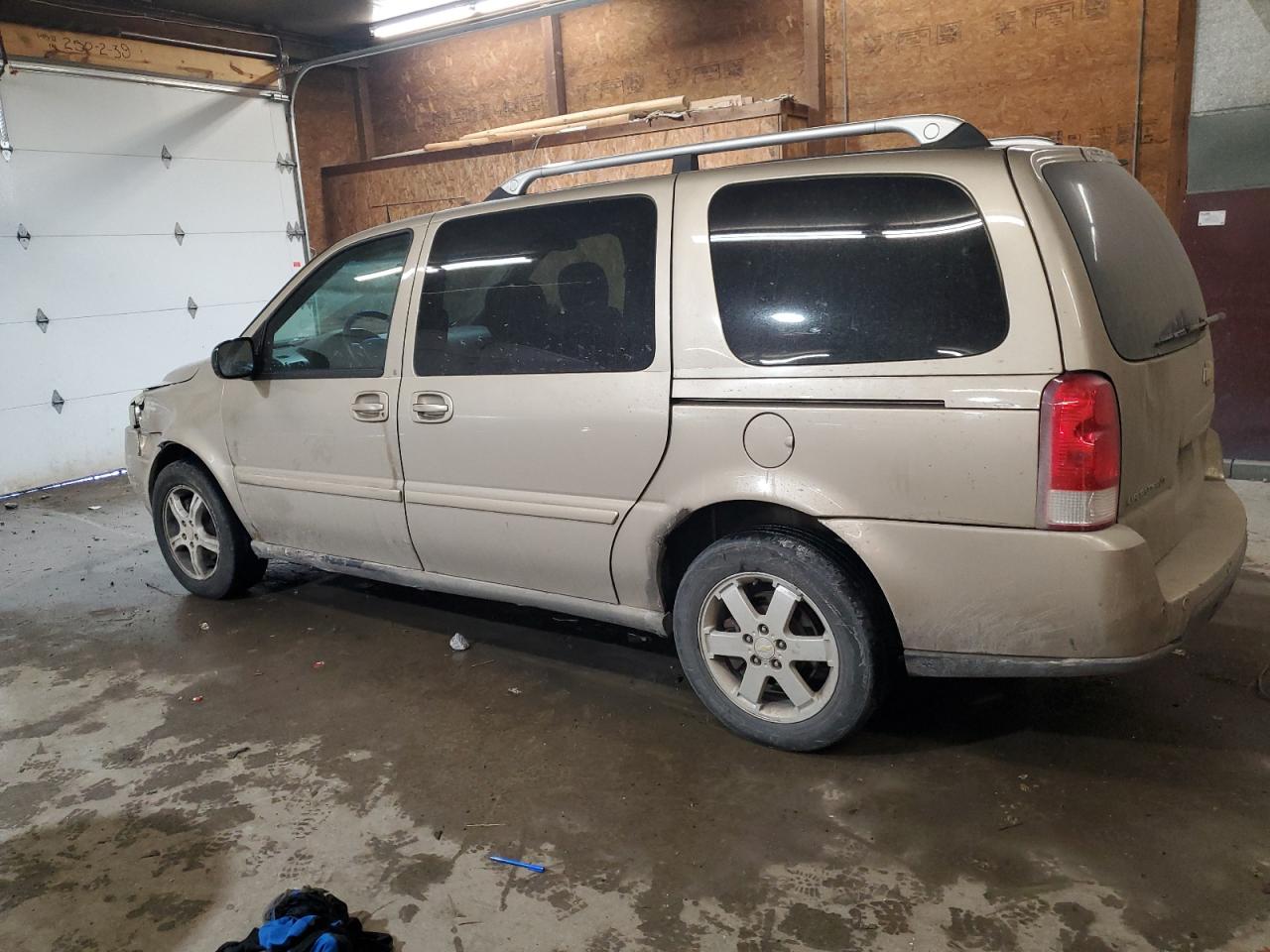 2005 Chevrolet Uplander - Image 2