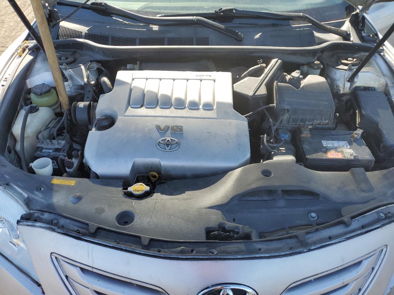 2010 Toyota Camry - Image 11