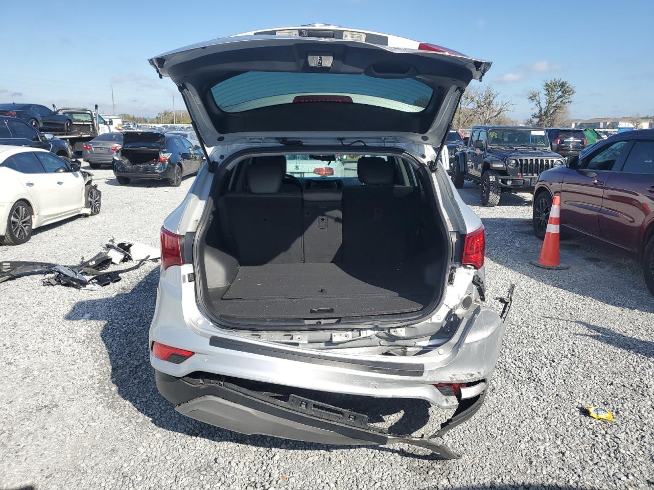 2018 Hyundai Santa Fe - Image 6