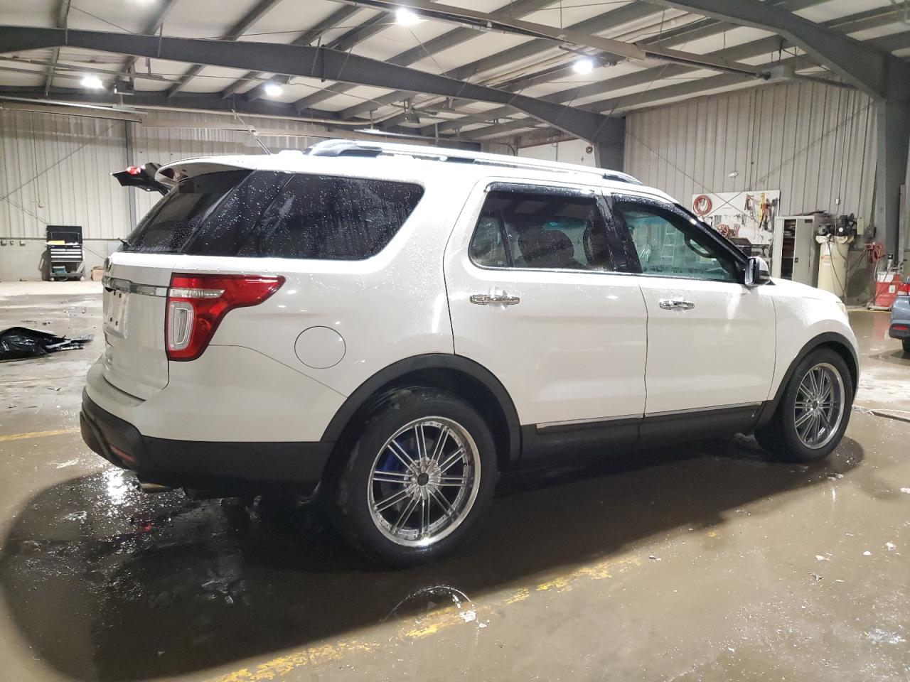 2011 Ford Explorer - Image 3