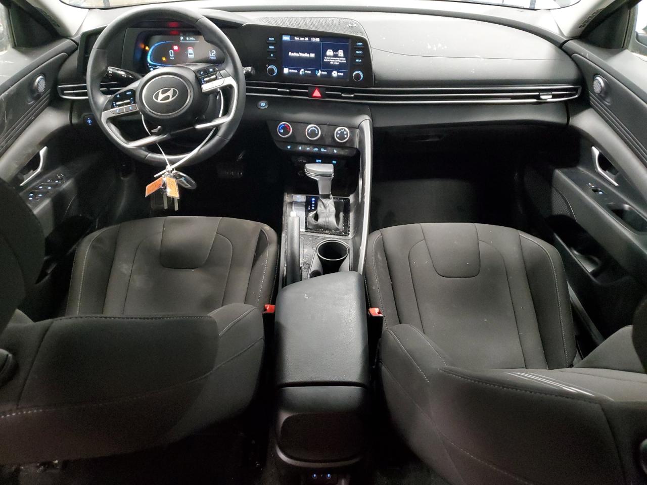 2024 Hyundai Elantra - Image 8