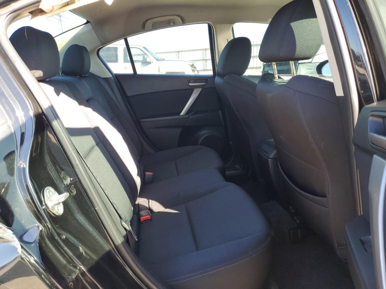 2010 Mazda 3 - Image 10