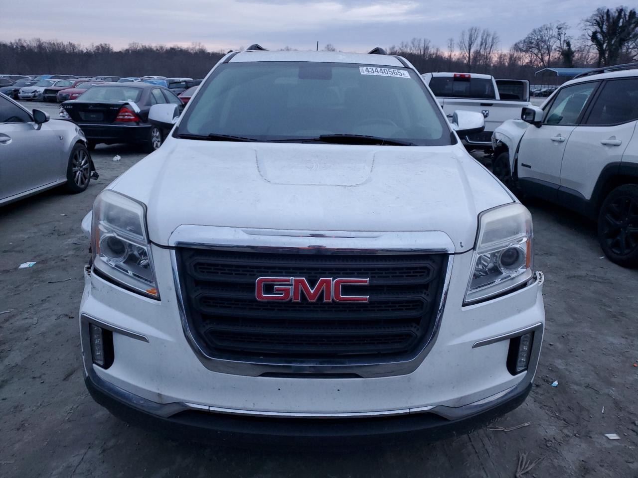 2016 GMC Terrain - Image 5