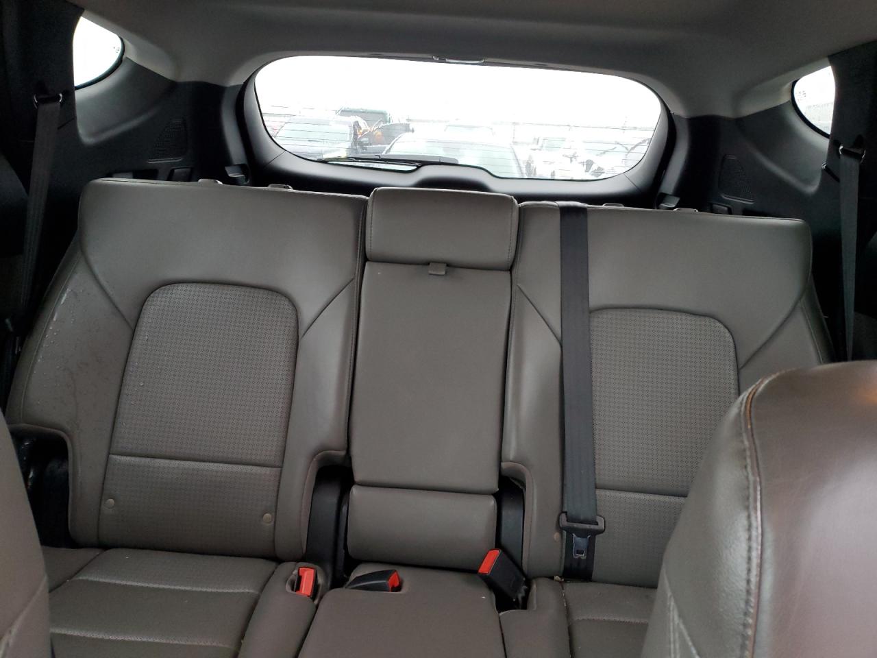2014 Hyundai Santa Fe - Image 10