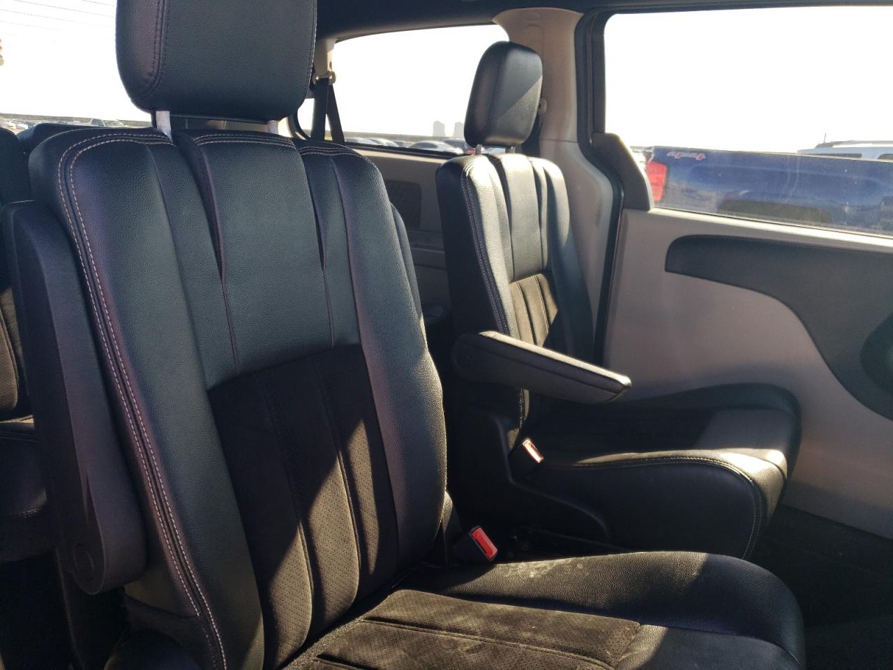 2016 Dodge Caravan - Image 10