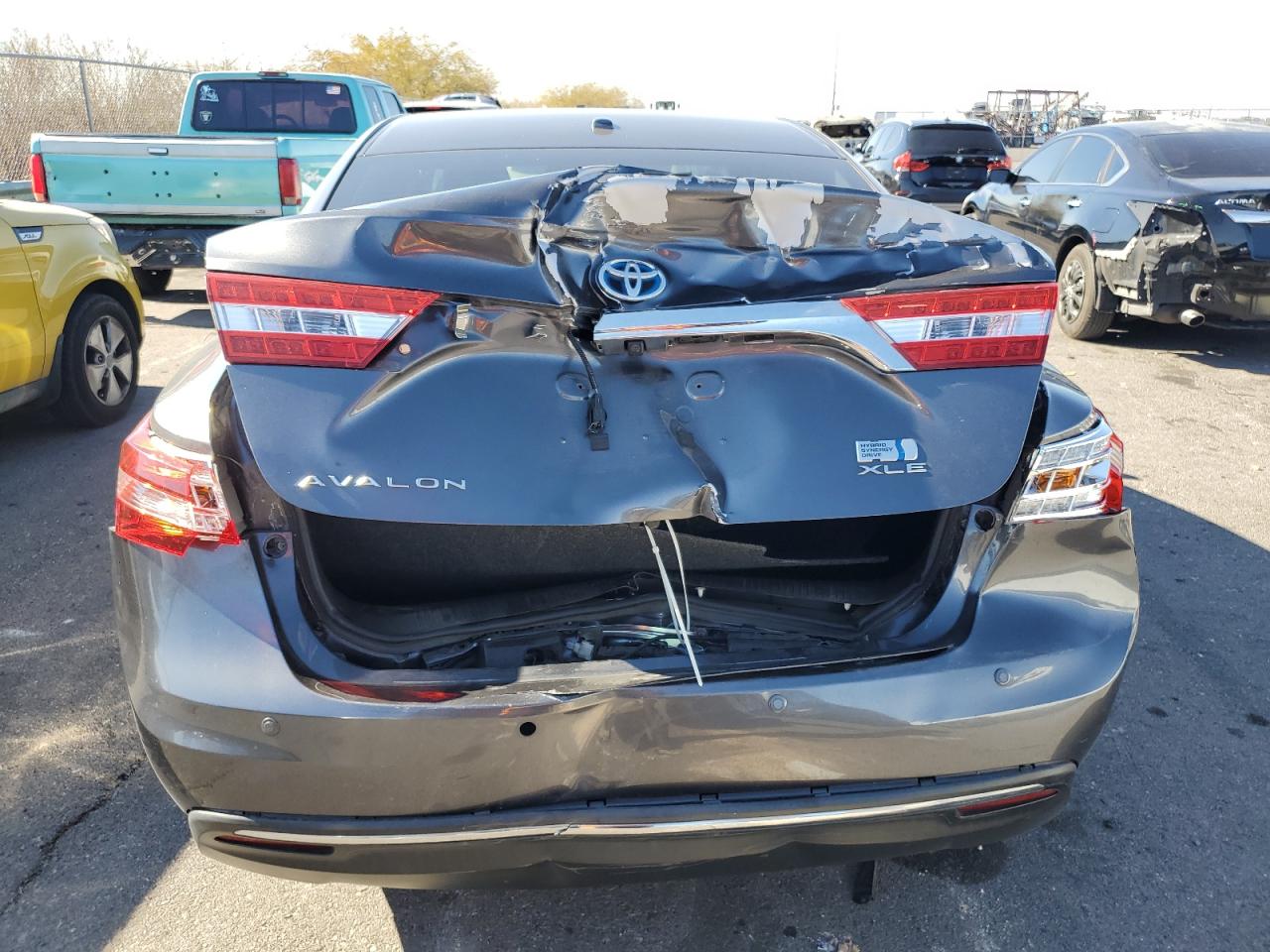 2015 Toyota Avalon - Image 6