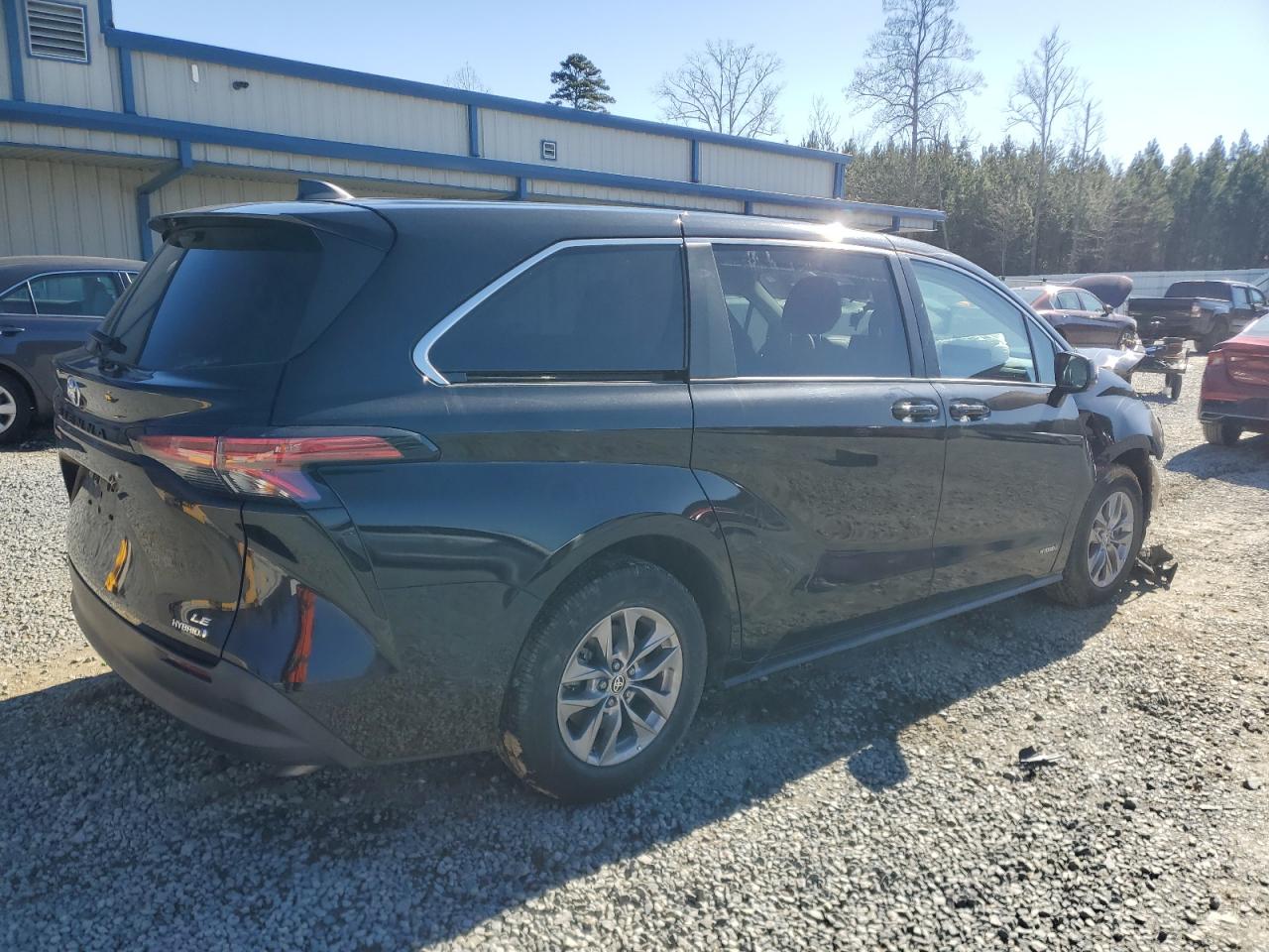 2021 Toyota Sienna - Image 3