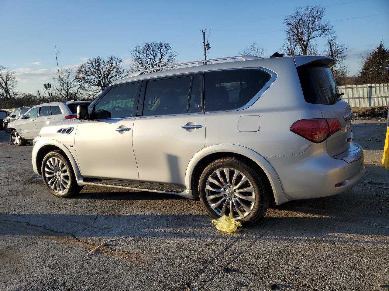 2017 Infiniti QX80 - Image 2