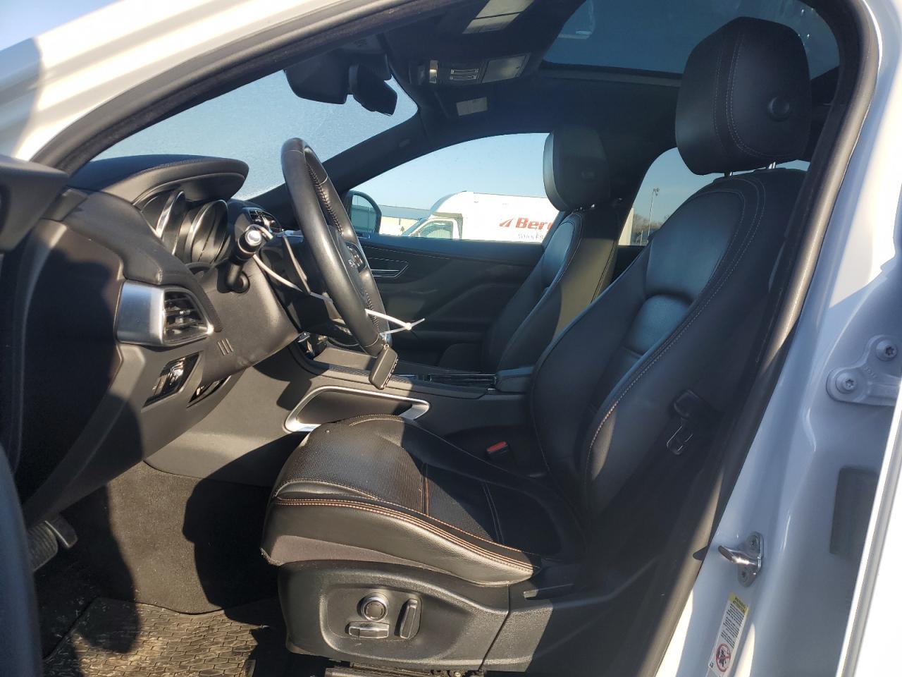 2019 Jaguar F-Pace - Image 7