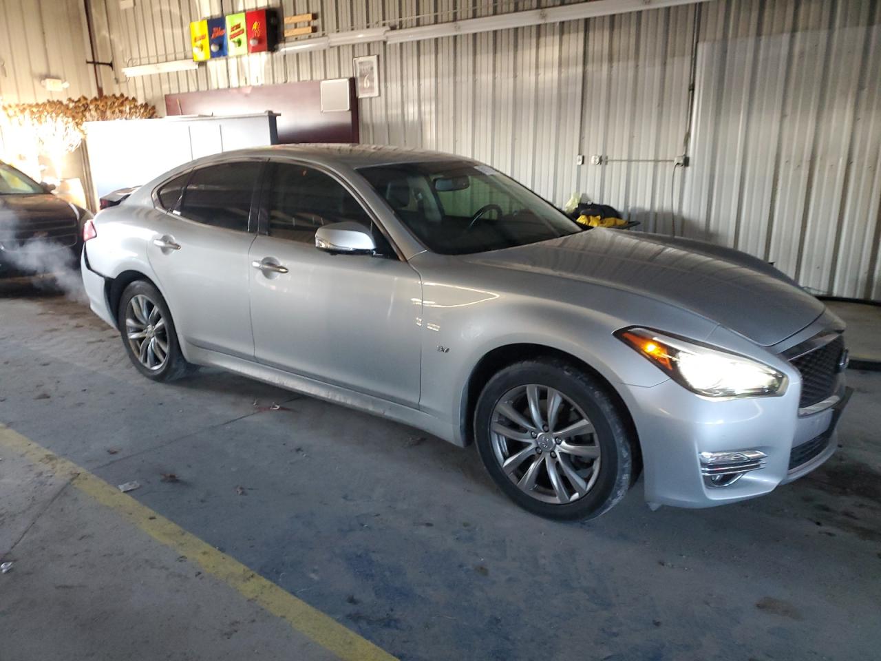 2016 Infiniti Q70 - Image 4