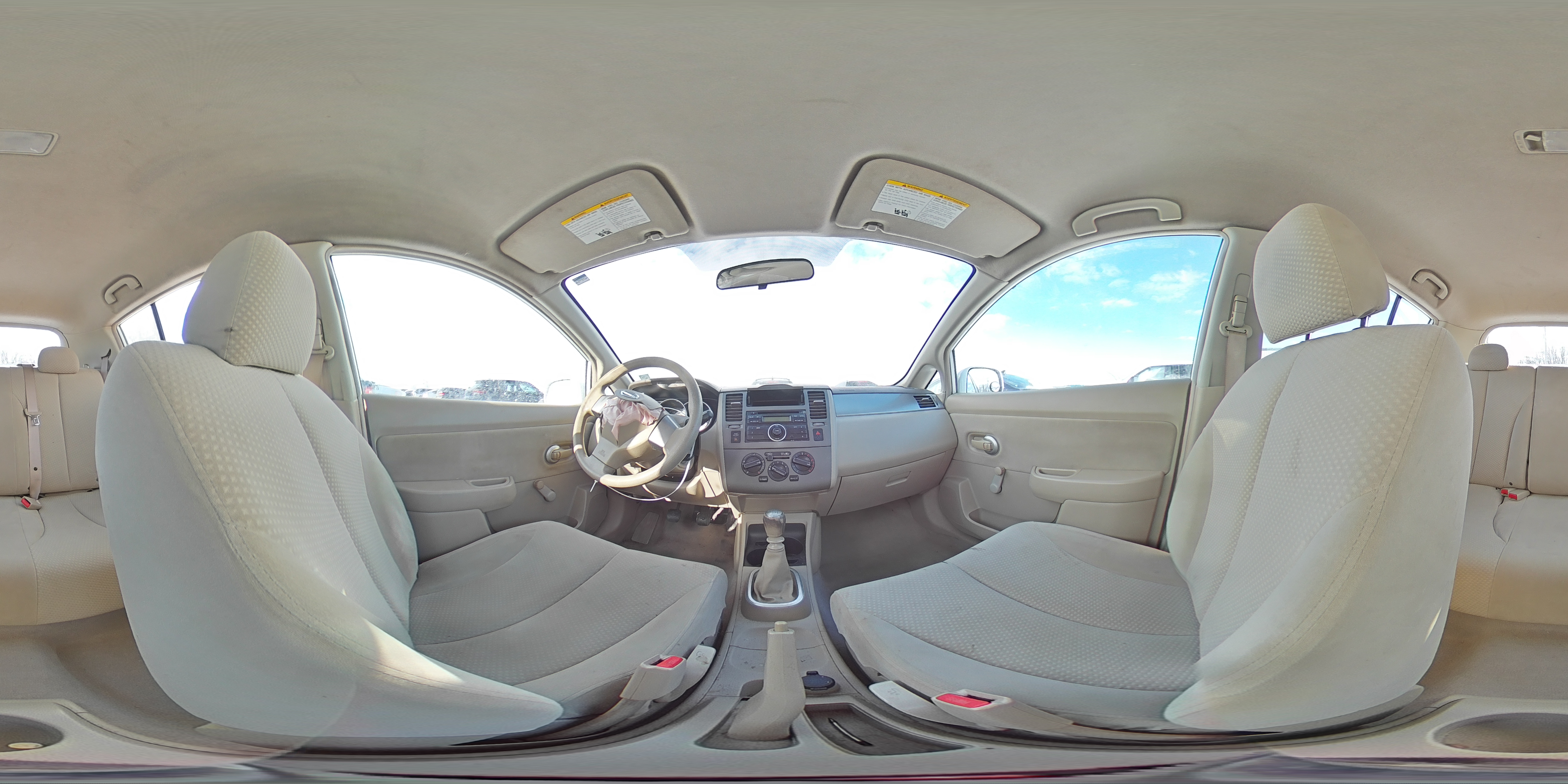 2010 Nissan Versa - Image 12