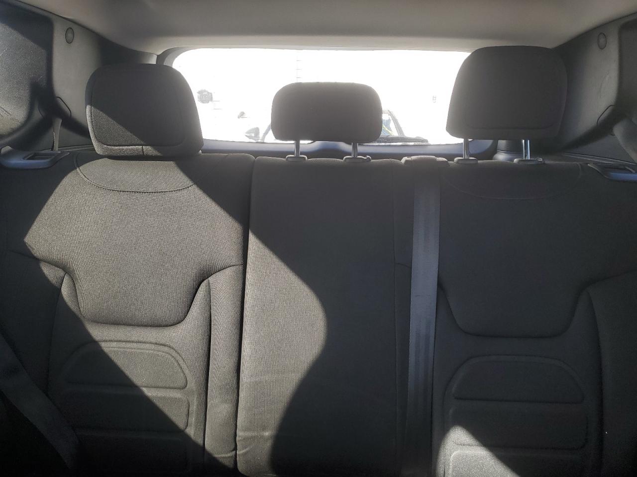 2018 Jeep Renegade - Image 10