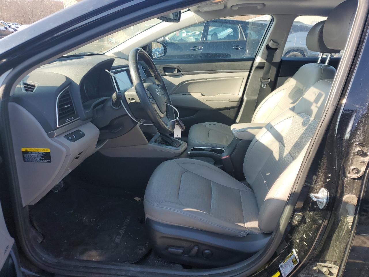 2017 Hyundai Elantra - Image 7