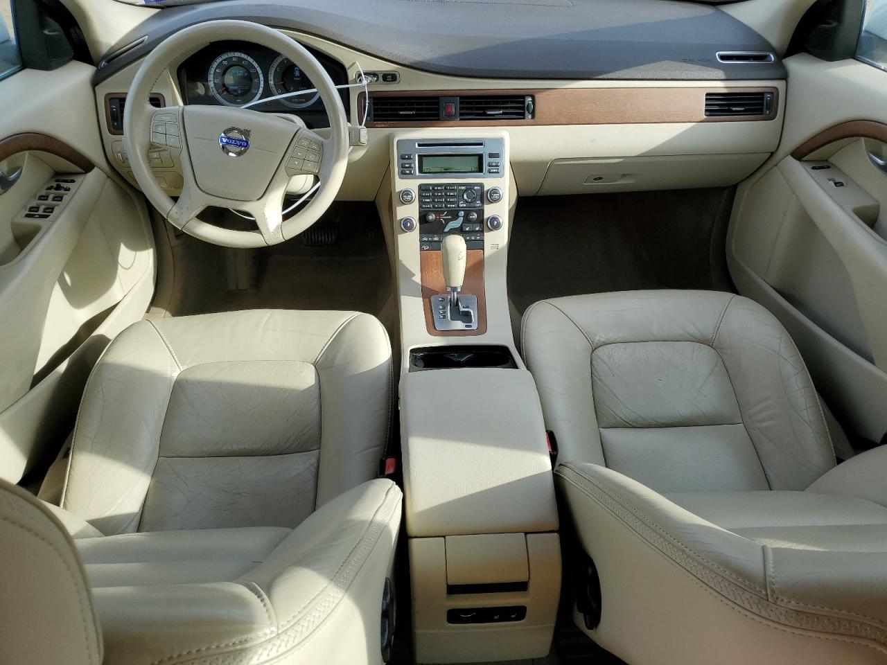 2010 Volvo XC70 - Image 8