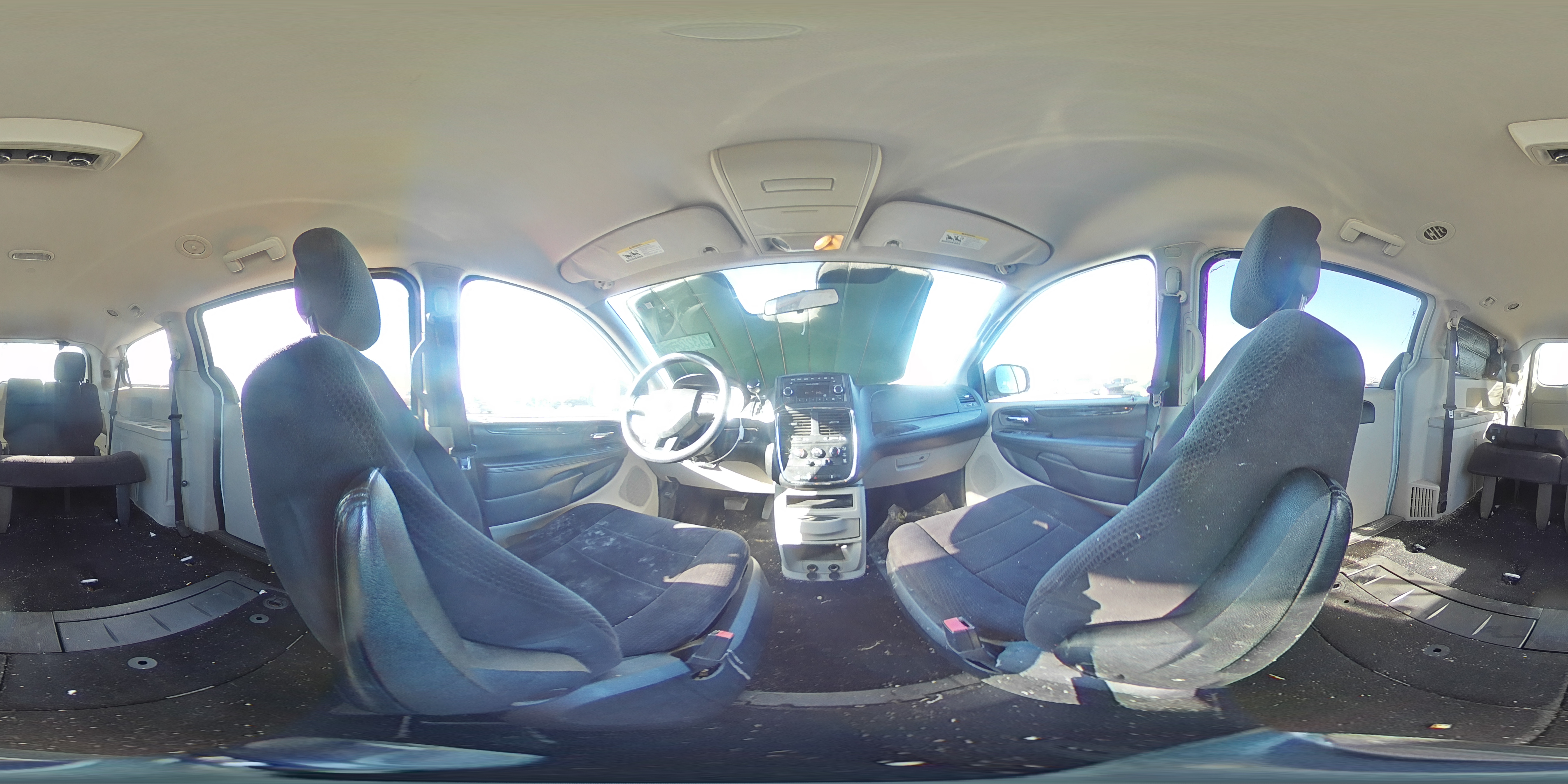 2014 Dodge Caravan - Image 14