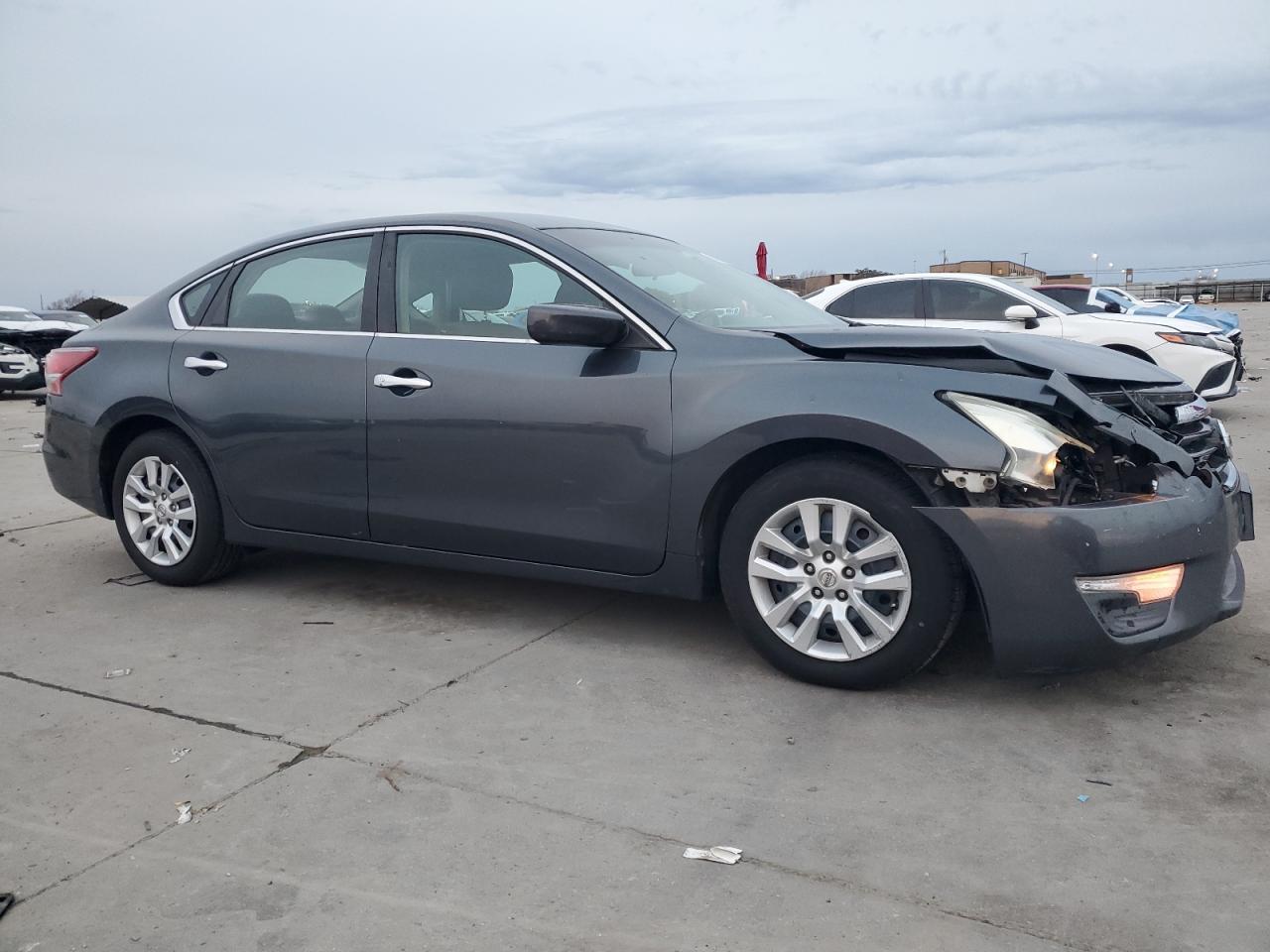 2013 Nissan Altima - Image 4