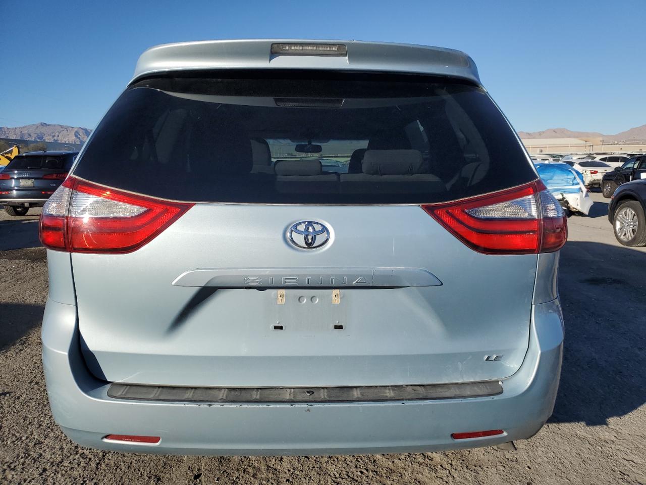 2015 Toyota Sienna - Image 6