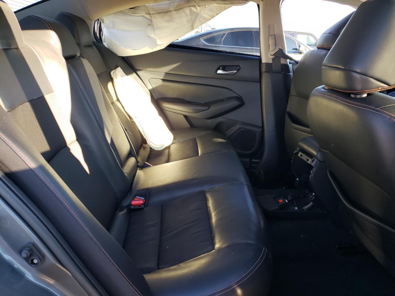 2019 Nissan Altima - Image 10