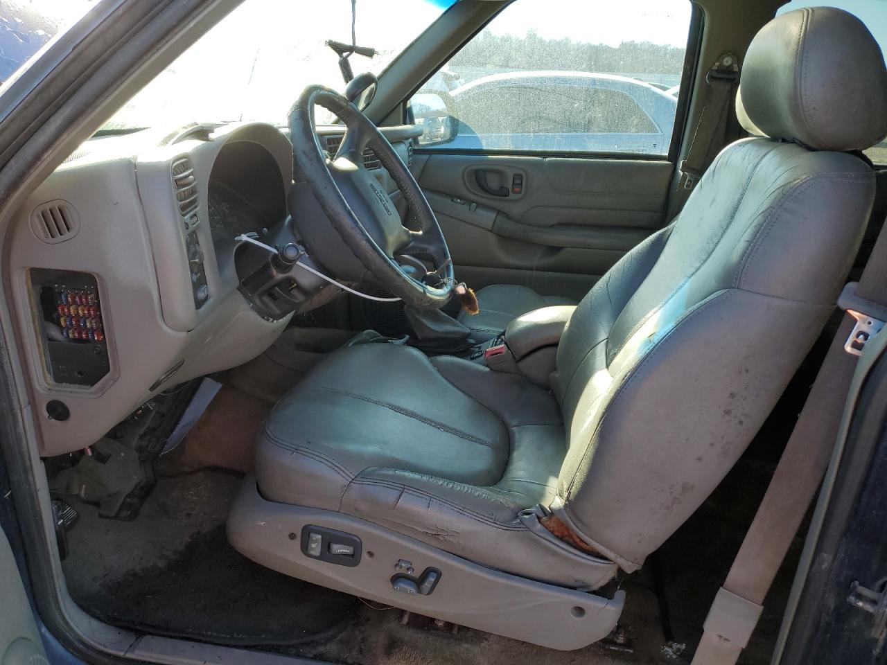 2000 GMC Jimmy / Envoy VIN: 1GKDT13W8Y2330794 Lot: 87745825
