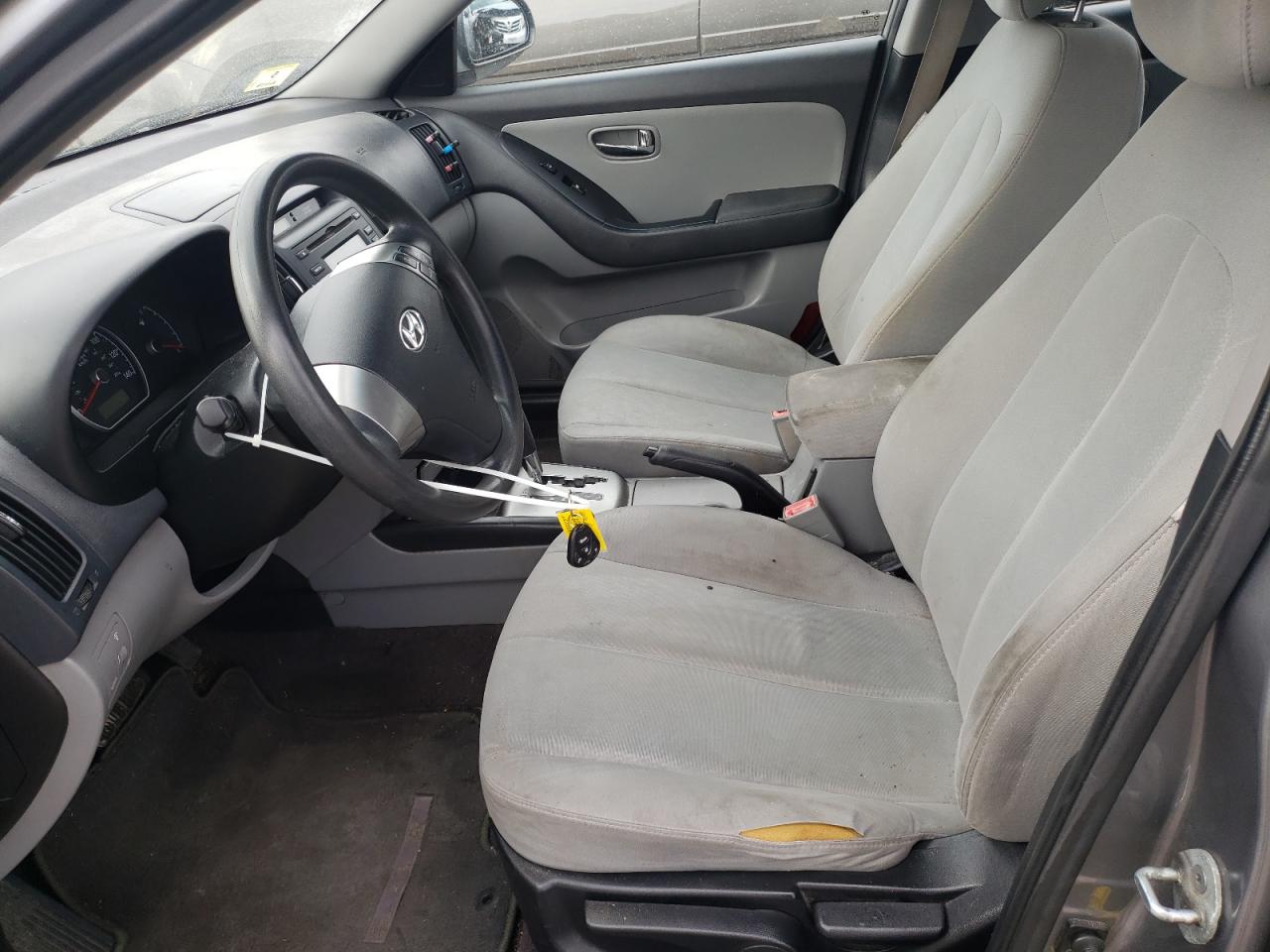 2010 Hyundai Elantra - Image 7