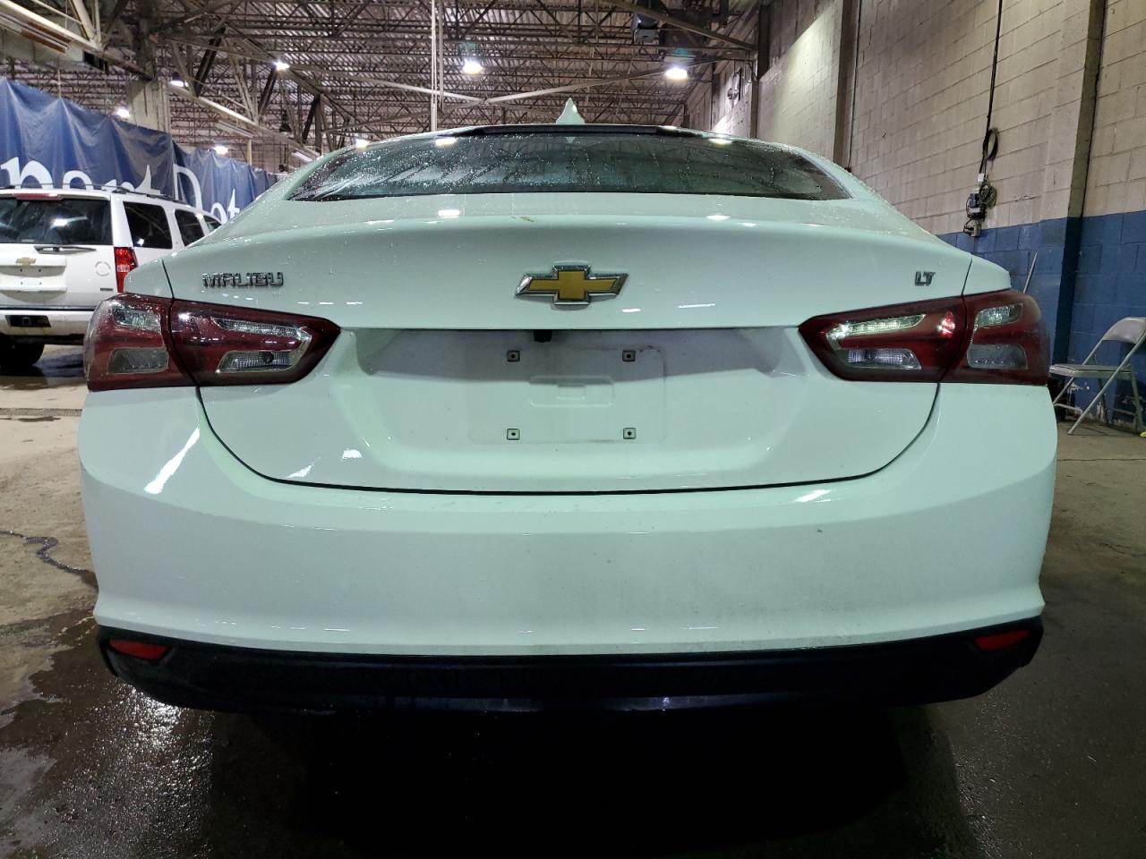 2022 Chevrolet Malibu - Image 6