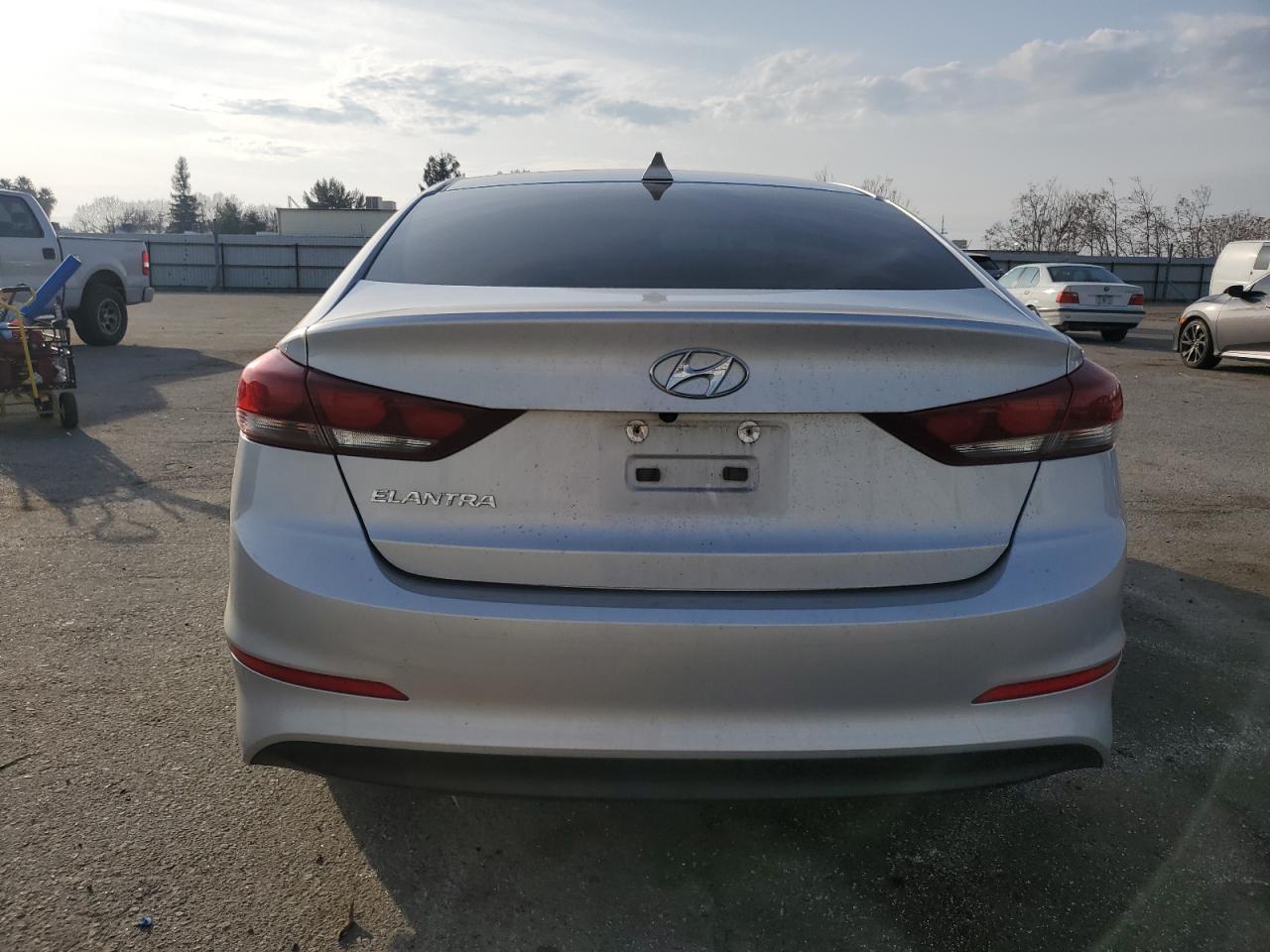 2017 Hyundai Elantra - Image 6