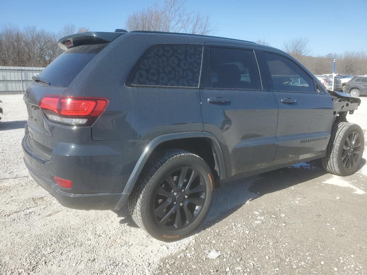 2018 Jeep Grand Cherokee - Image 3