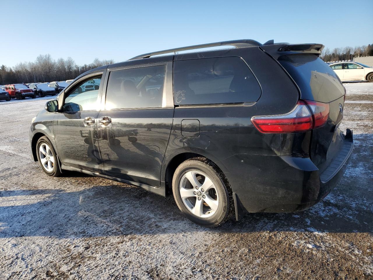2020 Toyota Sienna - Image 2