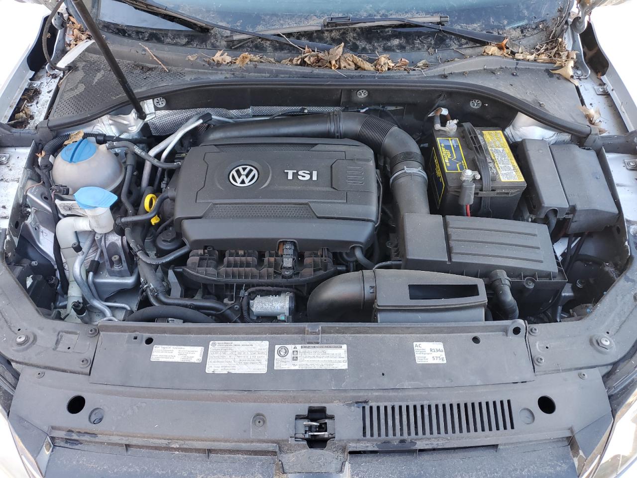 2014 Volkswagen Passat - Image 11