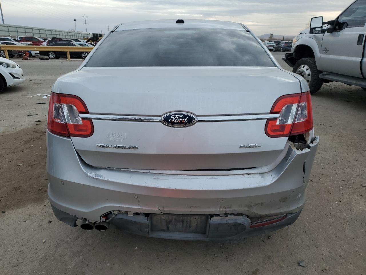 2011 Ford Taurus - Image 6