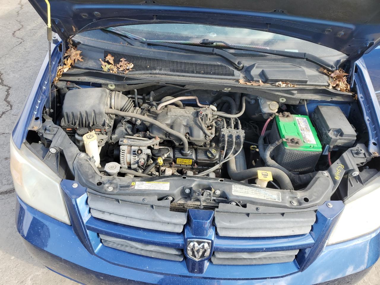 2010 Dodge Caravan - Image 12