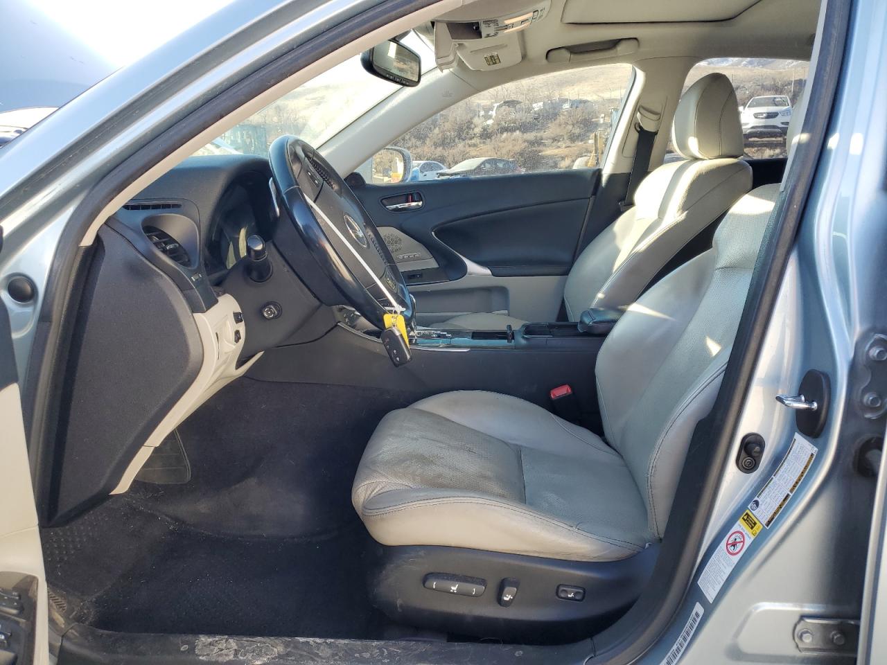 2010 Lexus IS - Image 7