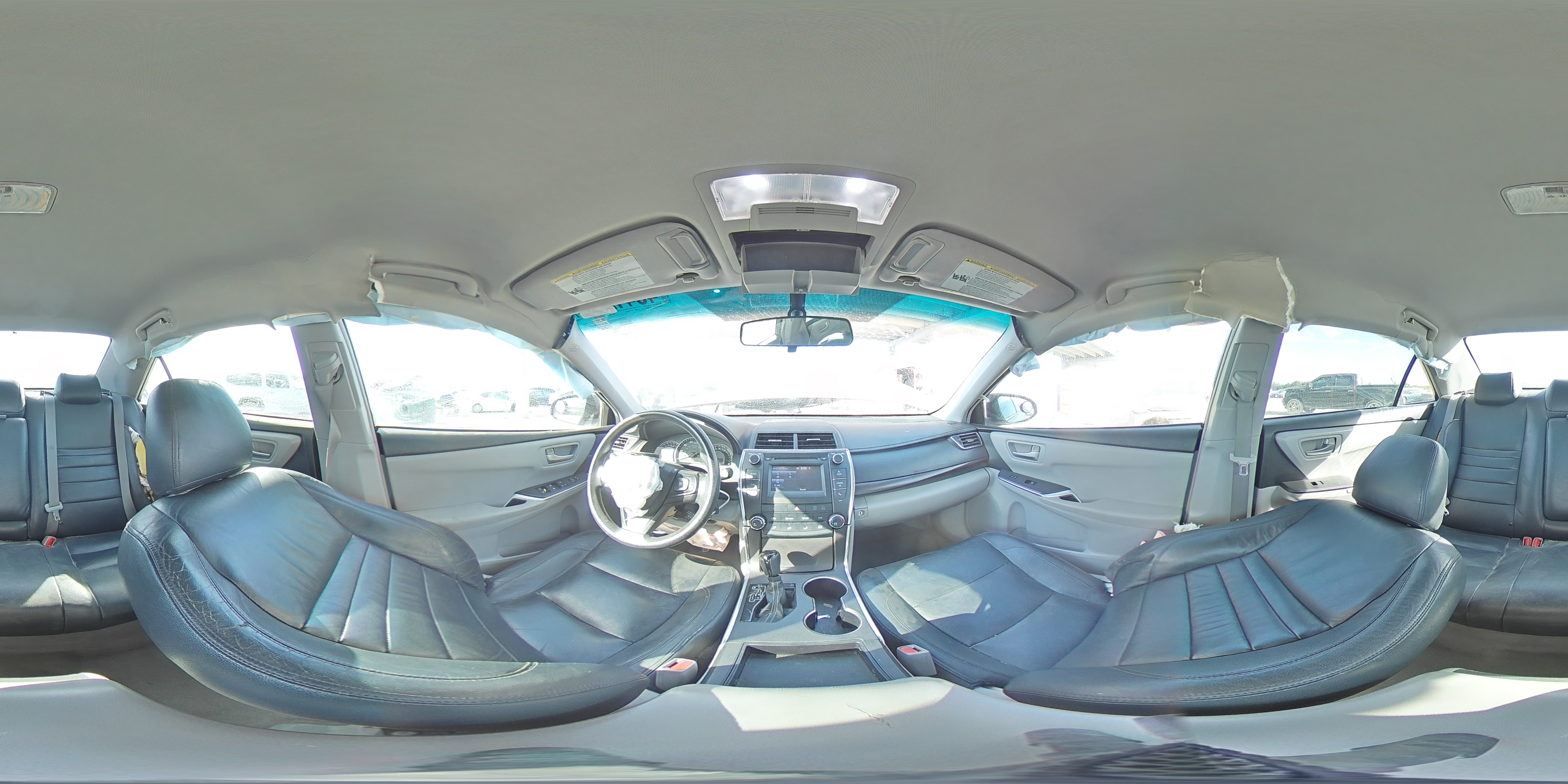 2015 Toyota Camry - Image 14